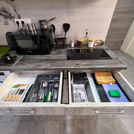 Cool Blue Interior Self Check In Apartment Ереван Екстериор снимка