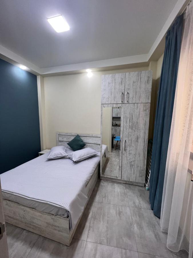 Cool Blue Interior Self Check In Apartment Ереван Екстериор снимка