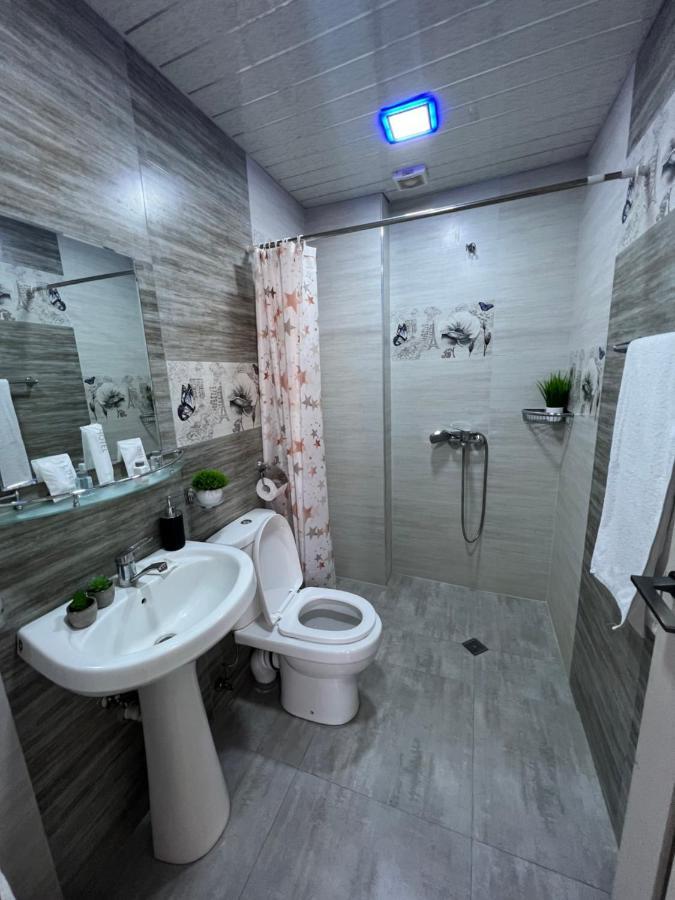Cool Blue Interior Self Check In Apartment Ереван Екстериор снимка