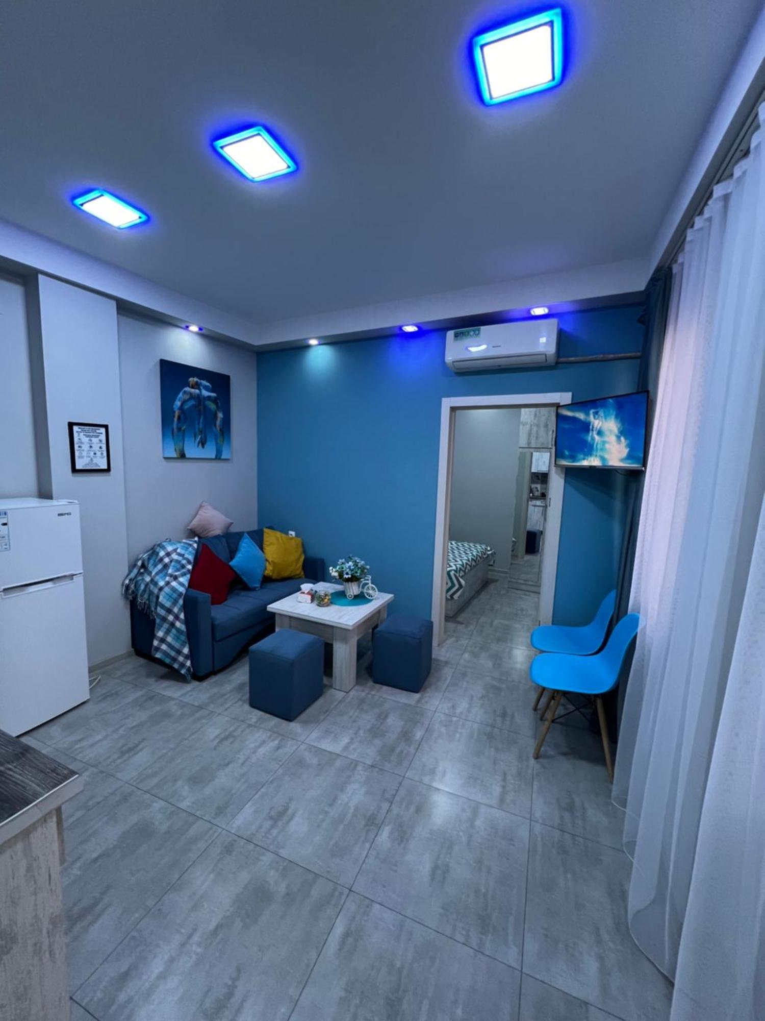 Cool Blue Interior Self Check In Apartment Ереван Екстериор снимка
