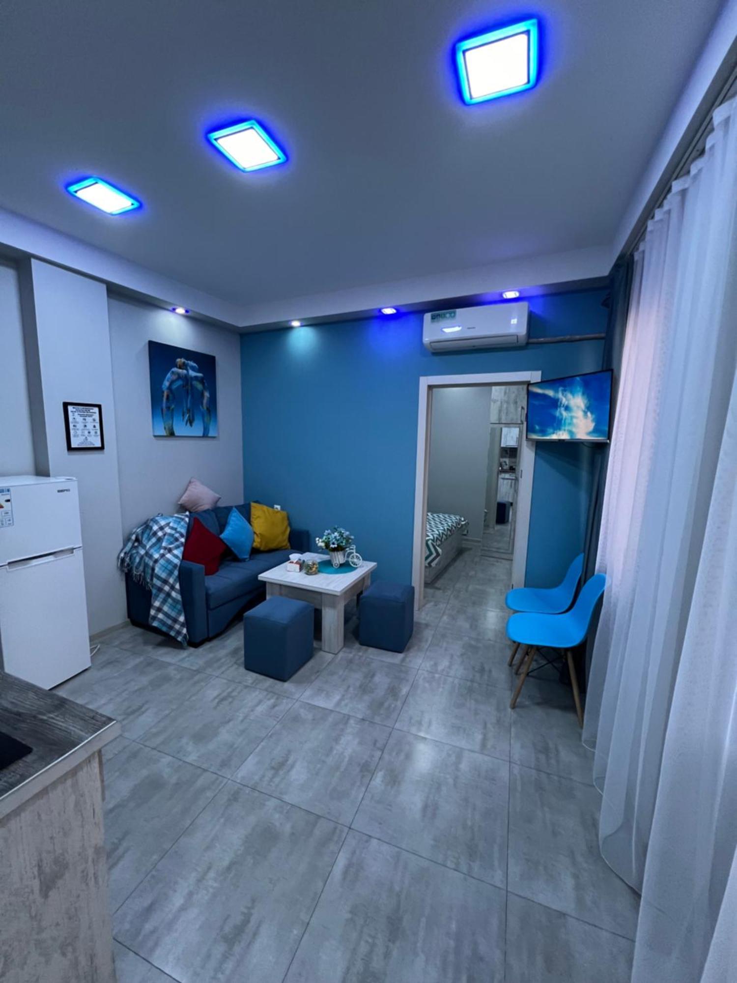 Cool Blue Interior Self Check In Apartment Ереван Екстериор снимка