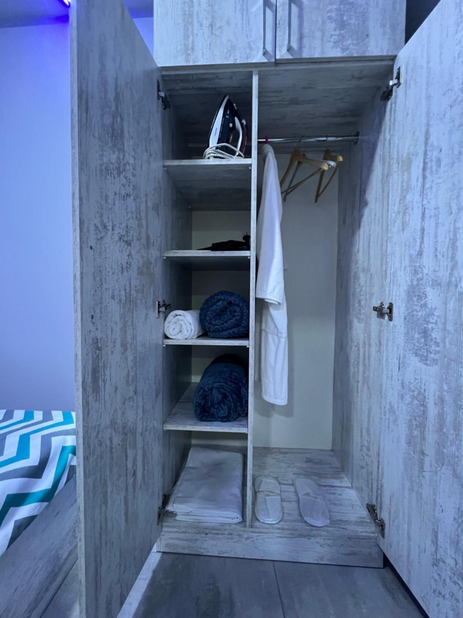 Cool Blue Interior Self Check In Apartment Ереван Екстериор снимка